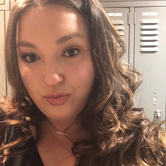 Meet your Posher, Brooke - Picture 1 of 1